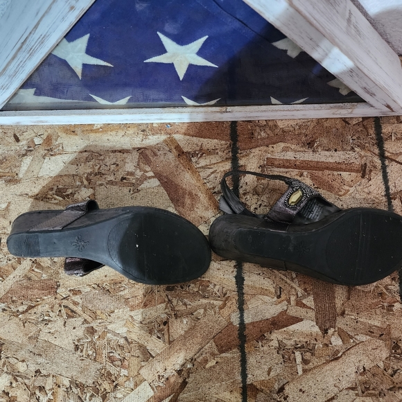 Vera Wang Women's Embellished Sandals (Gray) - SIZE 9.5 - Picture 5 of 8